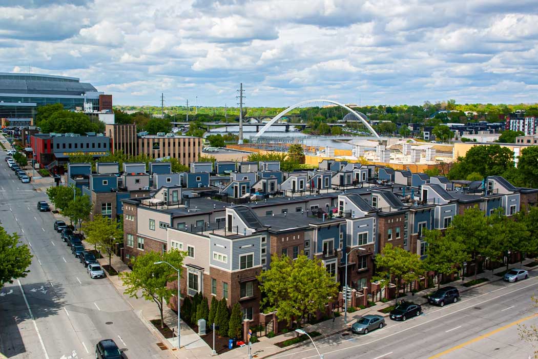 Des Moines
